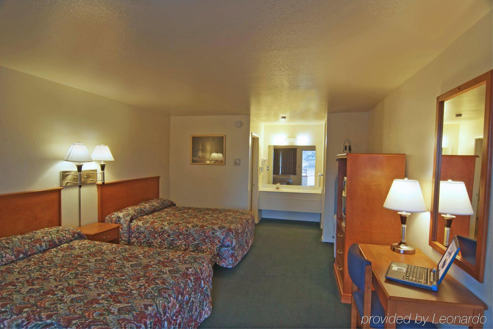 Americas Best Value Inn Santa Rosa Ruang foto