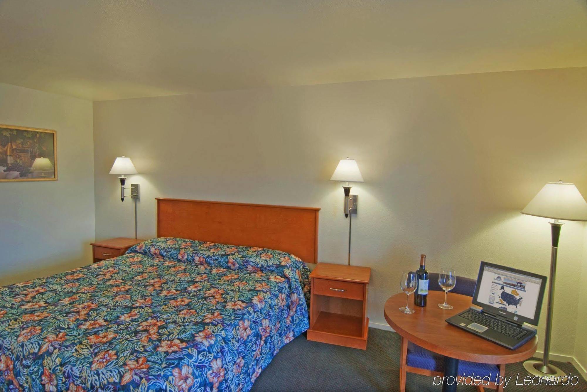 Americas Best Value Inn Santa Rosa Bagian luar foto