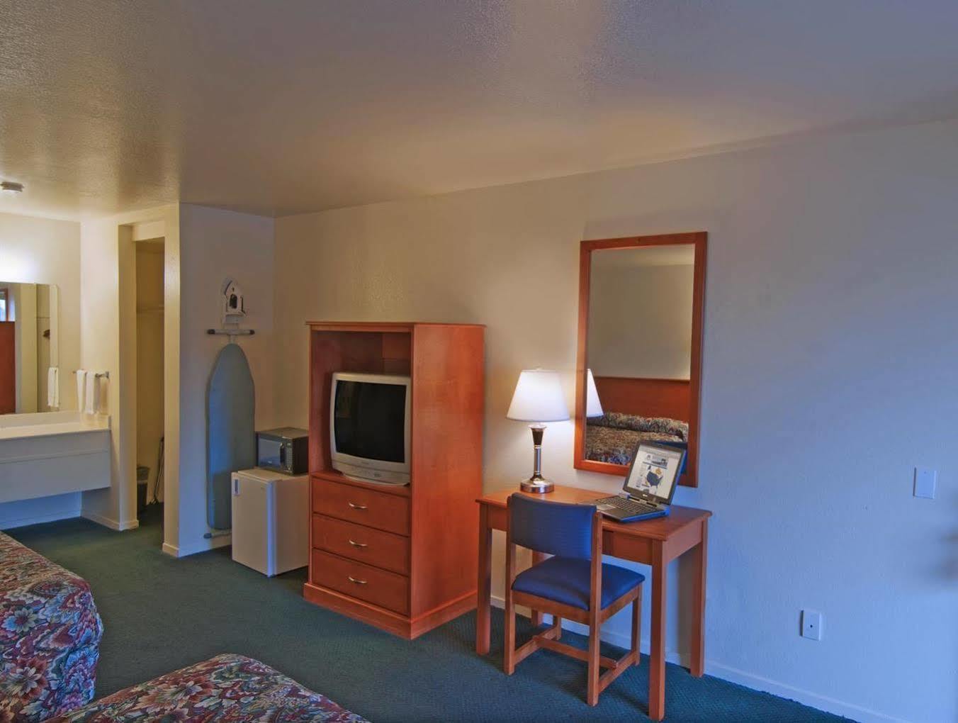 Americas Best Value Inn Santa Rosa Bagian luar foto
