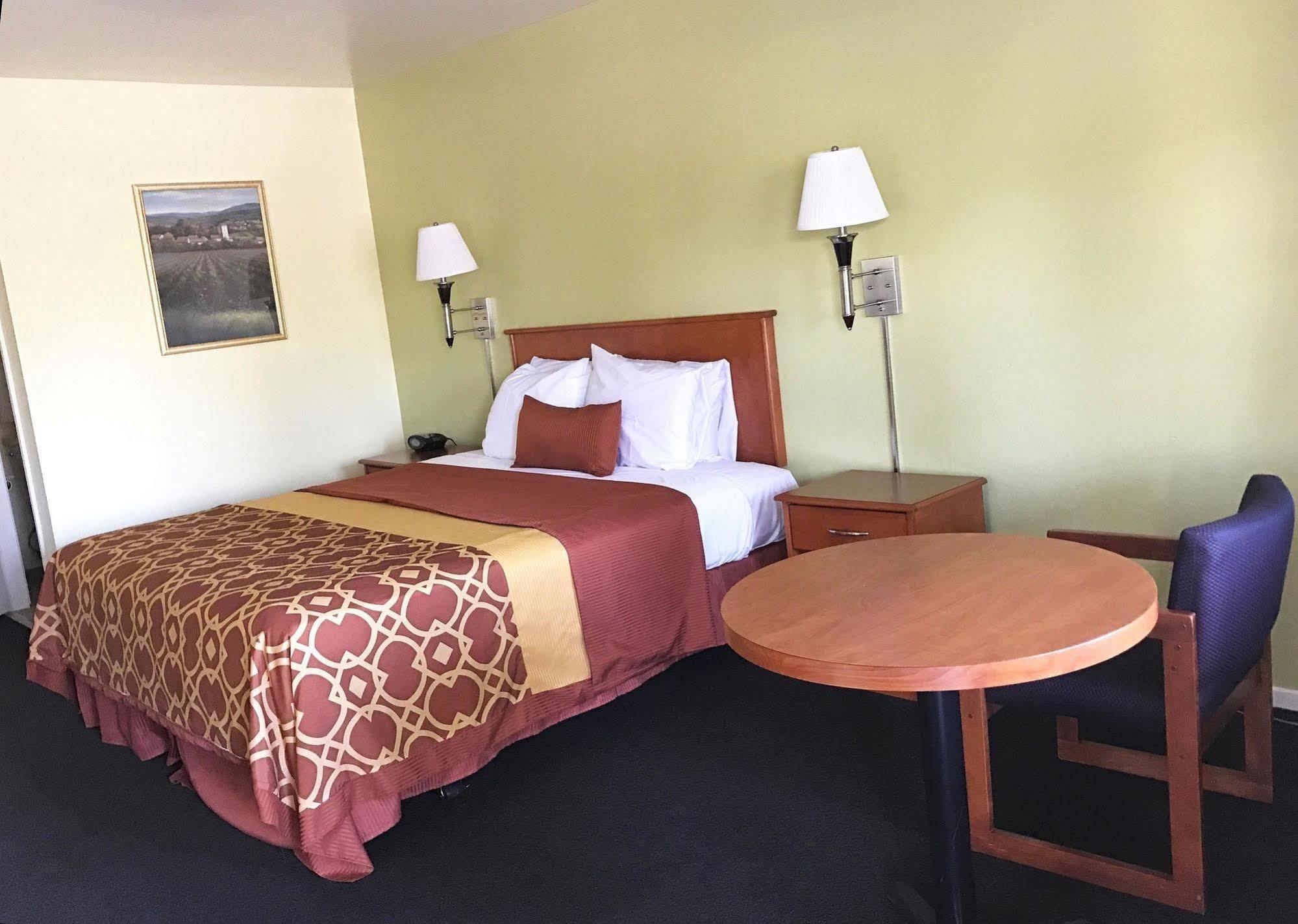 Americas Best Value Inn Santa Rosa Bagian luar foto