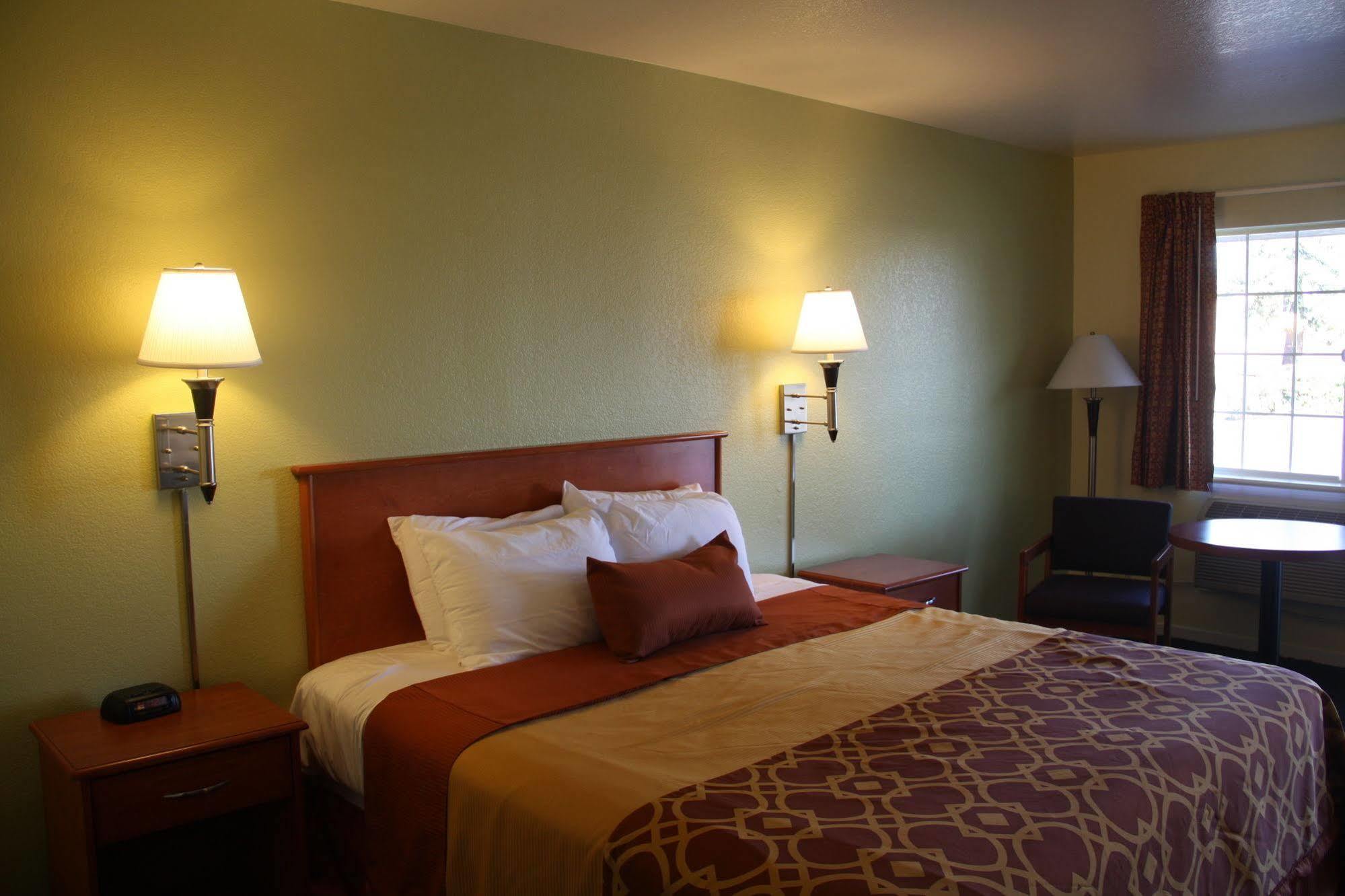 Americas Best Value Inn Santa Rosa Bagian luar foto