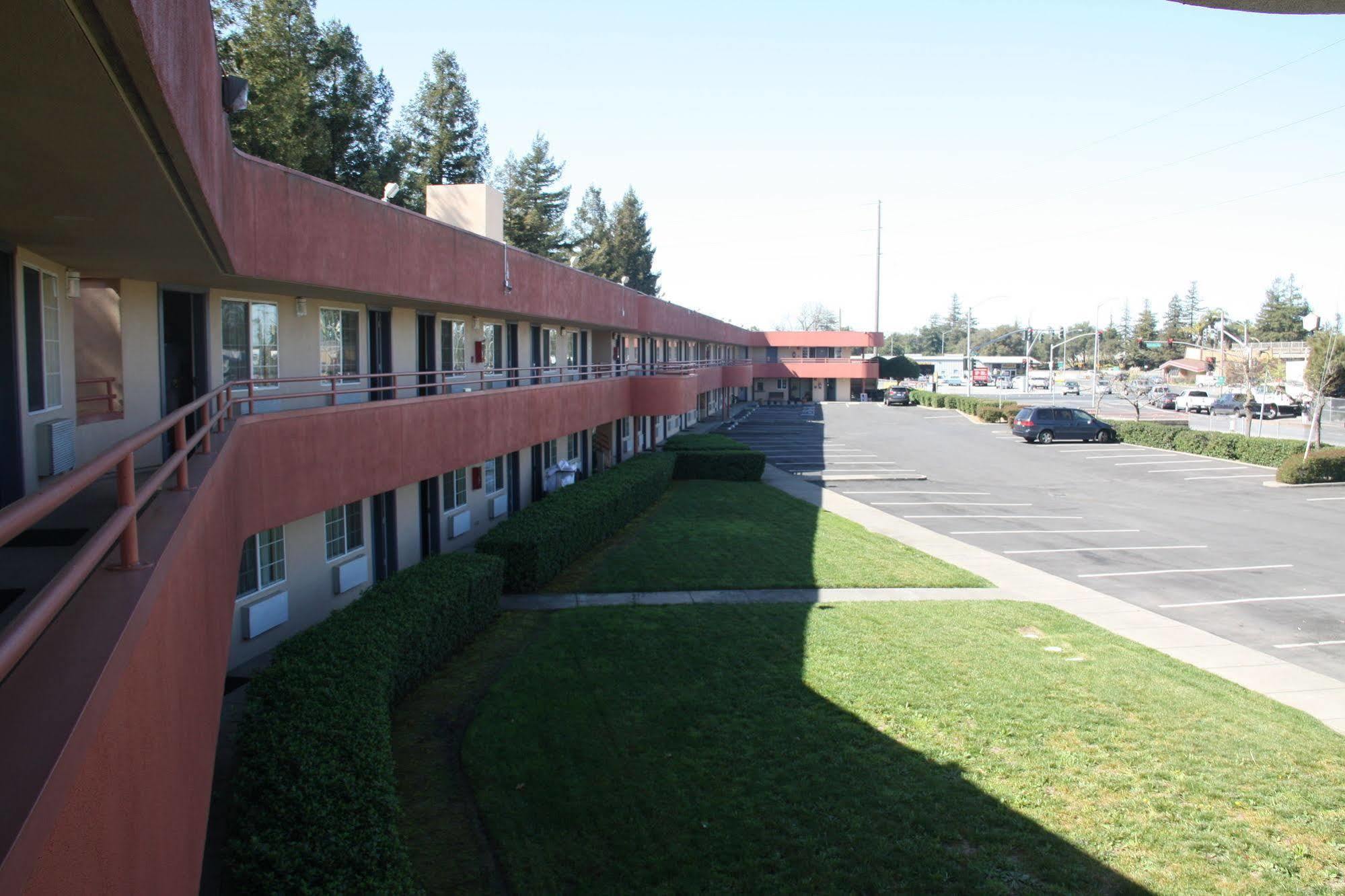 Americas Best Value Inn Santa Rosa Bagian luar foto